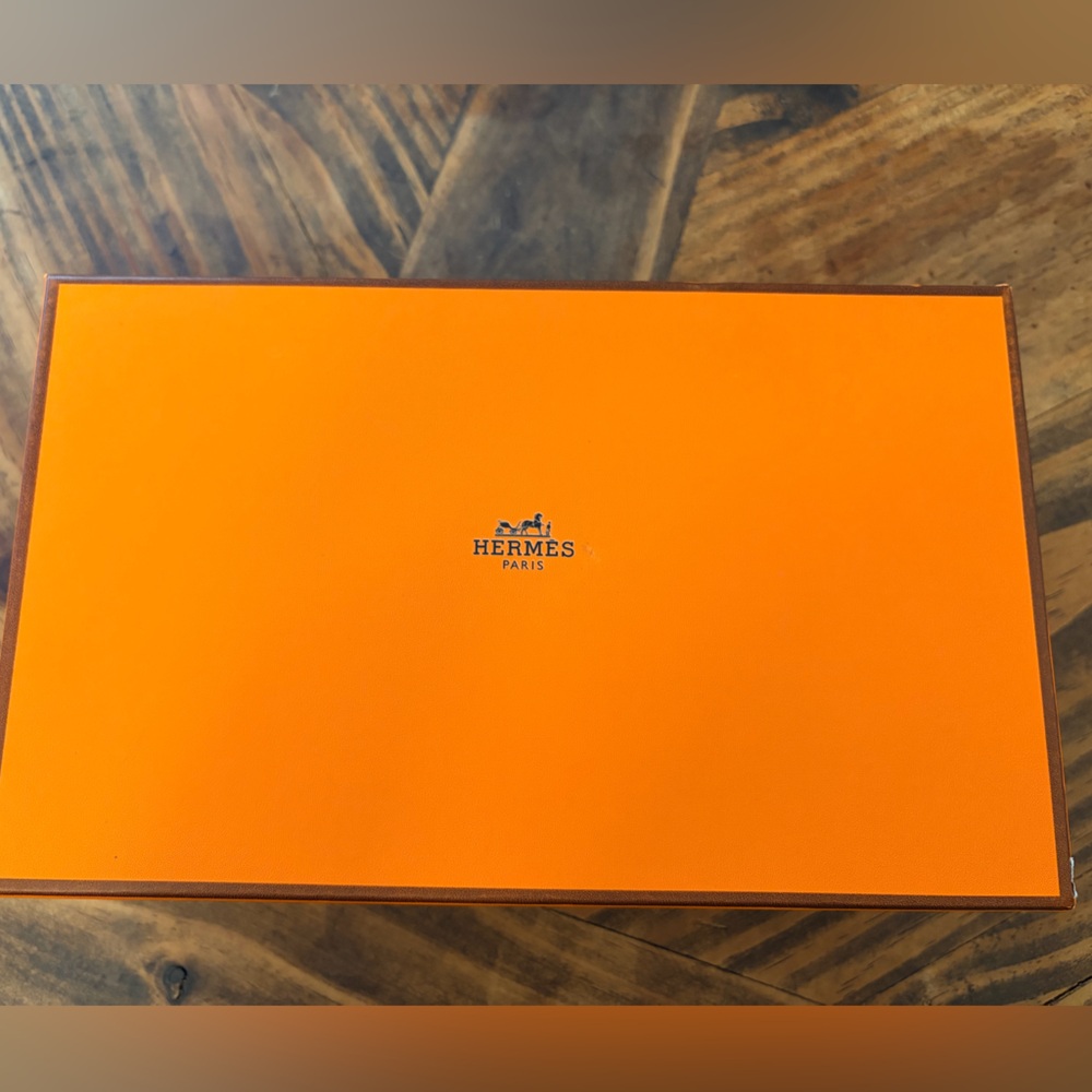 Black Leather Crossbody Clutch, Gold Hardware similar Kelly Wallet, not Hermes - Picture 5 of 11